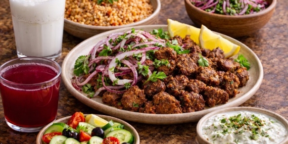 Arnavut Ciğerinin Yanına Ne Gider?